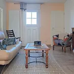 2 Bedroom Pet Friendly In Semesterbostad